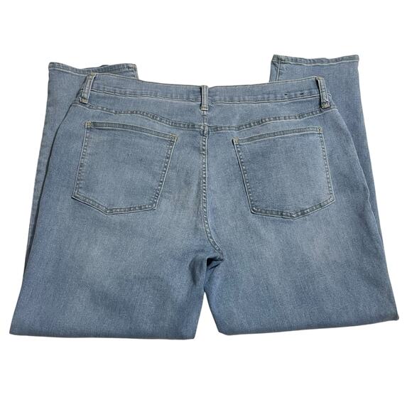 Gap Denim Womens Jeans Size 33 Girlfriend High Rise Zip Fly Light Wash Denim - Picture 5 of 11